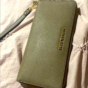 Continental michael Kors wallet